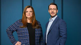 99051-elisabeth-and-mark-322x182