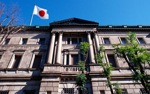 fixed-income-18-122624773