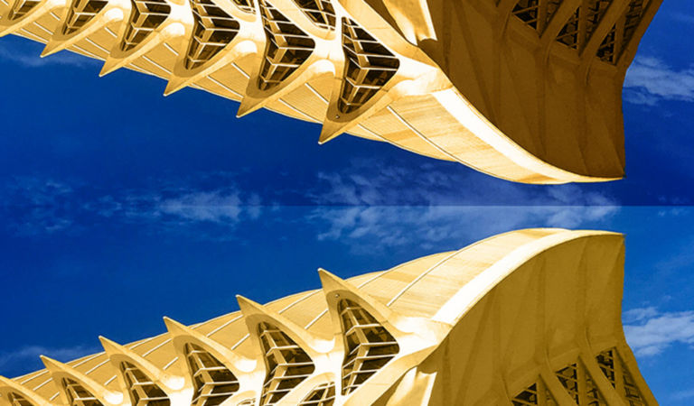 gold-building-reflecting-blue-sky-wmc-private-equity-fba-1680x525